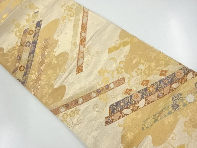 雲に花・古典柄織出し袋帯